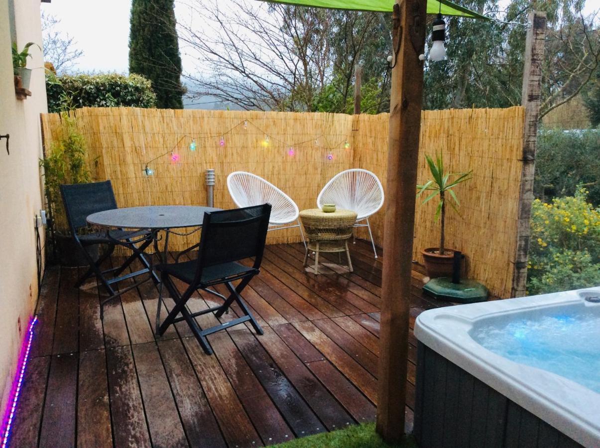 L'Oustaou B&B Piscine & Spa Besse-sur-Issole Bagian luar foto
