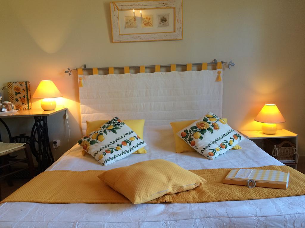L'Oustaou B&B Piscine & Spa Besse-sur-Issole Bagian luar foto