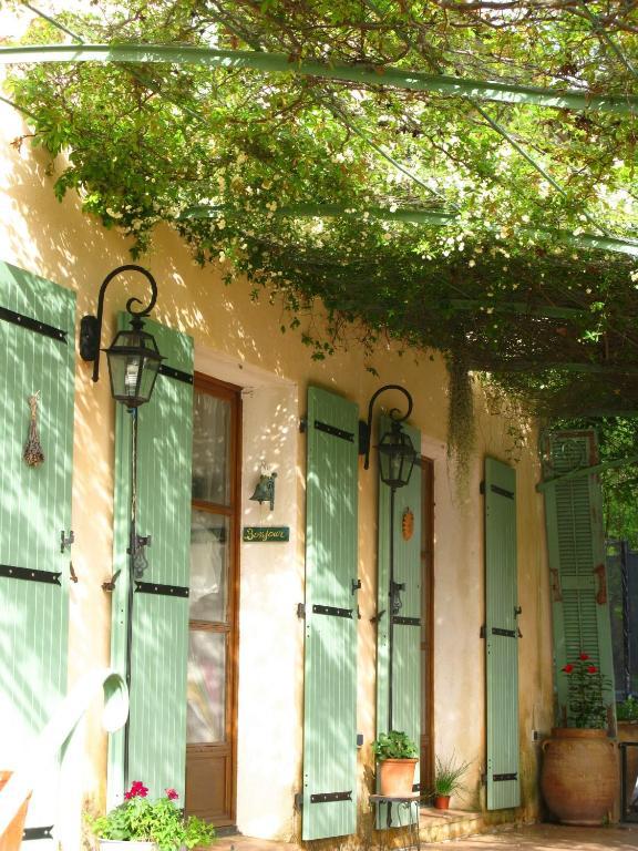 L'Oustaou B&B Piscine & Spa Besse-sur-Issole Bagian luar foto